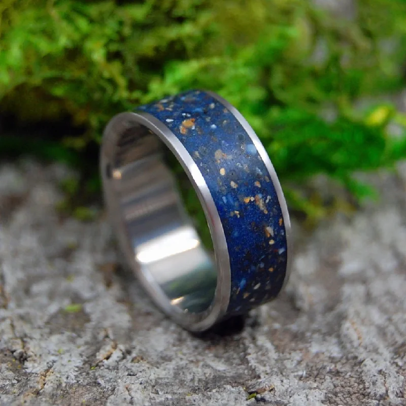 Dark Blue Beaches Of Iceland | Men's Beach Sand & Titanium Wedding Ring