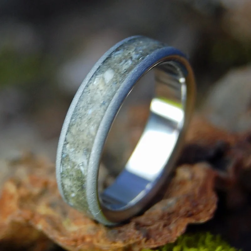 Costa Rica Manuel Antonio Beach | Men's Costa Rica Beach Sand & Titanium Wedding Ring