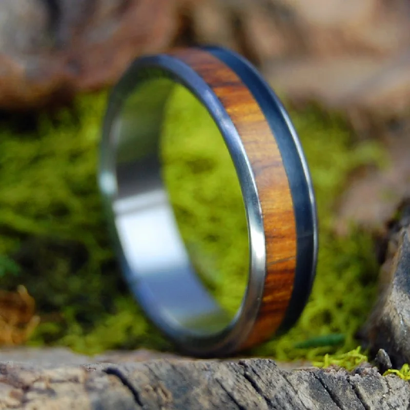 Rounded Sonoran | Men's Bison Horn, Desert Ironwood & Titanium Wedding Ring