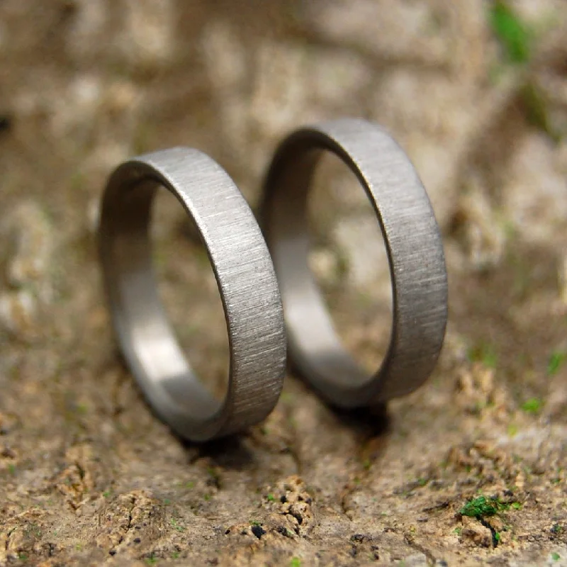 Slim Sleek Vertical Stroke | Titanium Wedding Ring Set