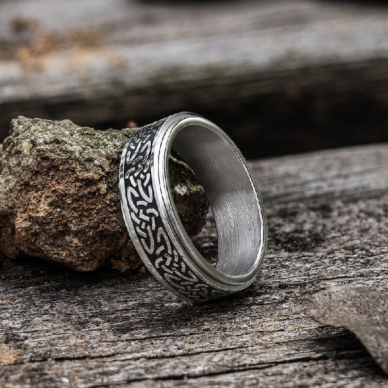 Triquetra Celtic Knot Stainless Steel Spinner Ring