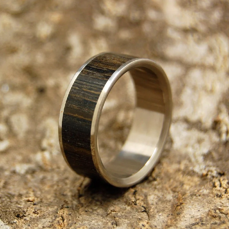 Scottish Bog Oak | Men's Scottish Bog Oak & Titanium Wedding Ring