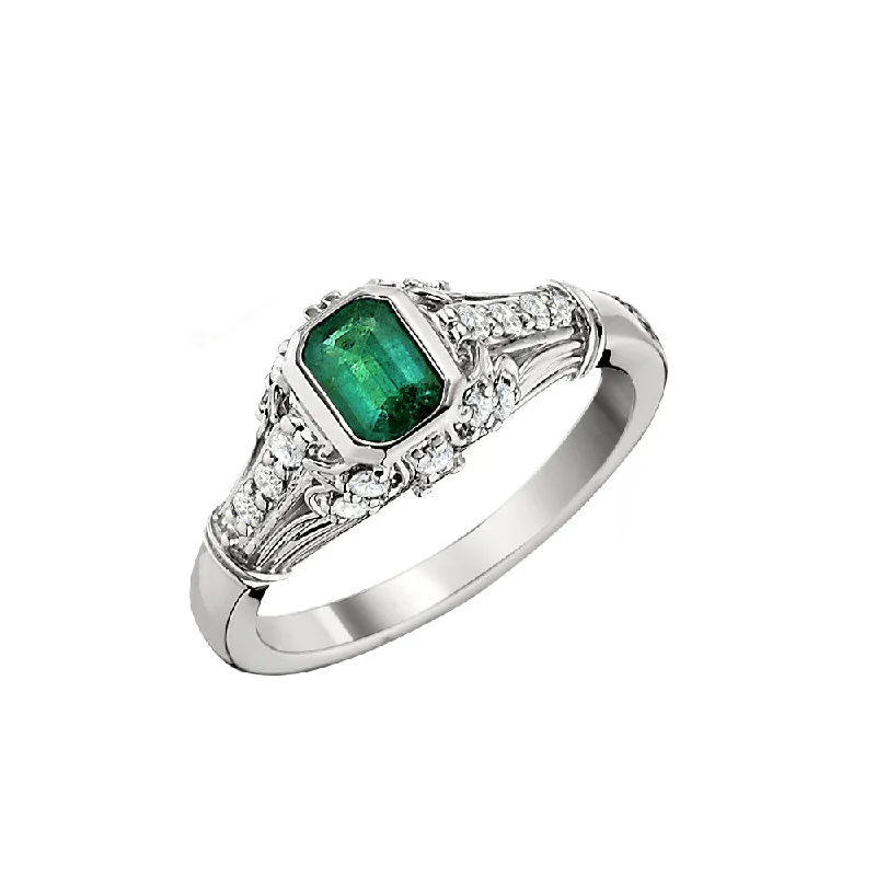 Vintage Emerald and Diamond Ring